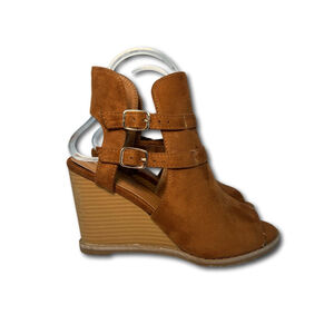 Qupid Peep-Toe Wedge Shoes Brown 2 Buckles Woman’s Size 7 Boho Chic